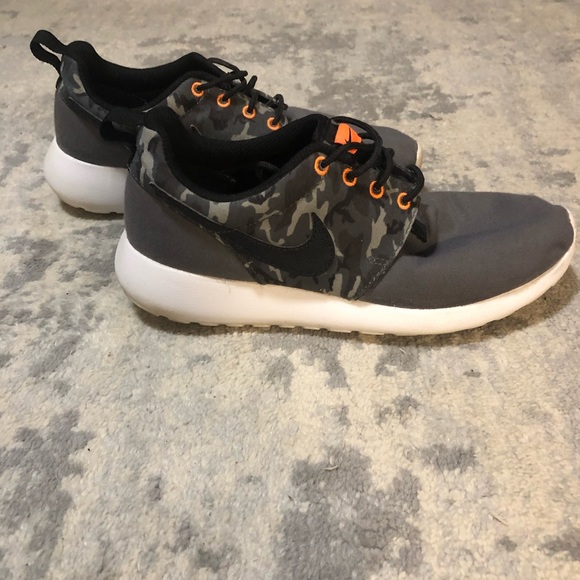 Nike Roshe Run - Picture 3 of 5